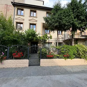 Boutique Cathedral Plaza Residences For Rent Downtown בוקרשט
