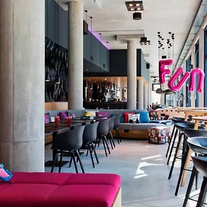 Moxy ウィーン エアポート シュベッヒャート
