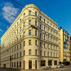 Otel H+